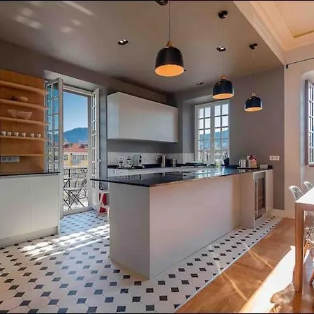 Luxury In * Niza